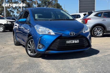 Blue 2017 Toyota Yaris Hatchback Sx