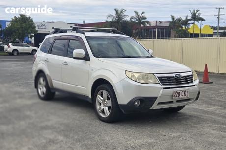 White 2010 Subaru Forester Wagon Xs Premium