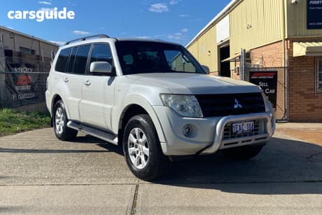 White 2012 Mitsubishi Pajero Wagon Glx Lwb (4X4)