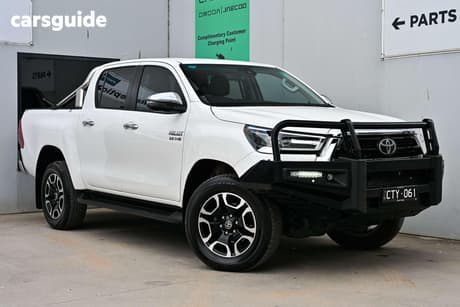White 2023 Toyota Hilux Double Cab Pick Up Sr5 (4X4)