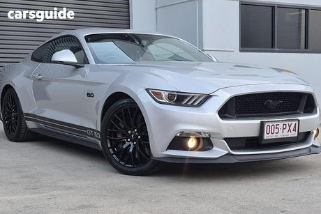 Silver 2017 Ford Mustang Coupe Fastback Gt 5.0 V8