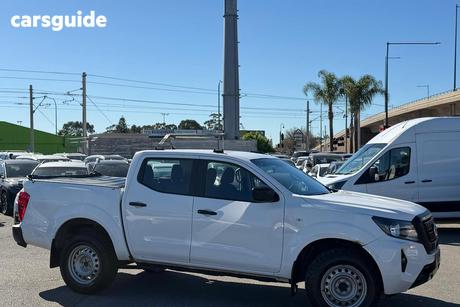 White 2022 Nissan Navara Dual Cab Pick-up Sl (4X2)