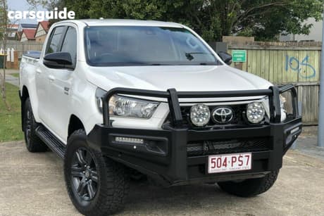 White 2024 Toyota Hilux Double Cab Pick Up Sr (4X4)