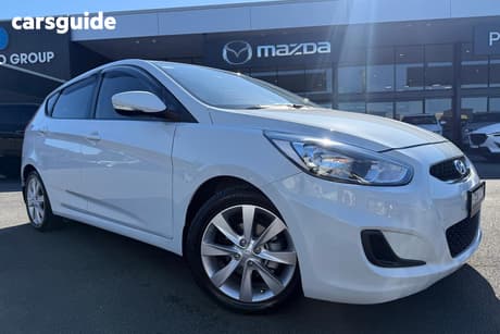 White 2019 Hyundai Accent Hatchback Sport
