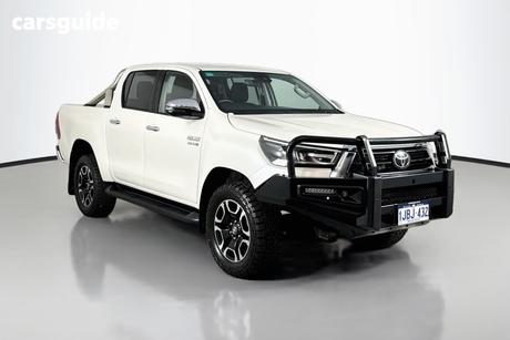White 2022 Toyota Hilux Double Cab Pick Up Sr5 (4X4)