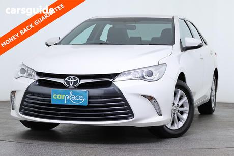 White 2017 Toyota Camry Sedan Altise
