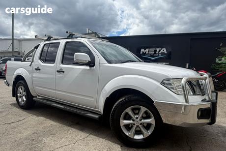 White 2013 Nissan Navara Dual Cab Pick-up St (4X2)