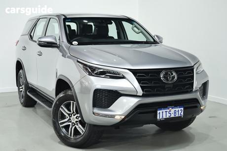 Silver 2025 Toyota Fortuner Wagon Gx
