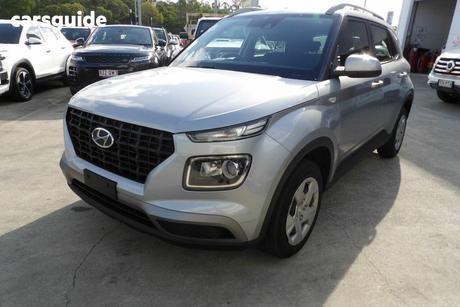 Silver 2020 Hyundai Venue Wagon Go