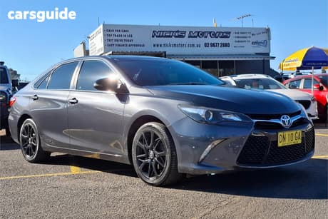 Grey 2016 Toyota Camry Sedan Atara S