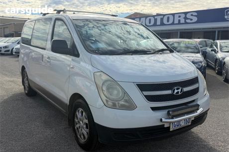 White 2009 Hyundai Imax Wagon
