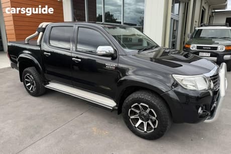 Black 2013 Toyota Hilux Dual Cab Pick-up Sr5 (4X4)