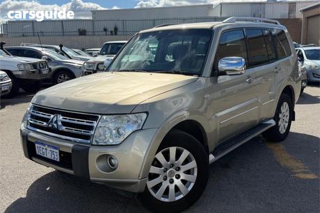 Gold 2010 Mitsubishi Pajero Wagon Exceed Lwb (4X4)