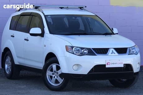 White 2008 Mitsubishi Outlander Wagon Ls