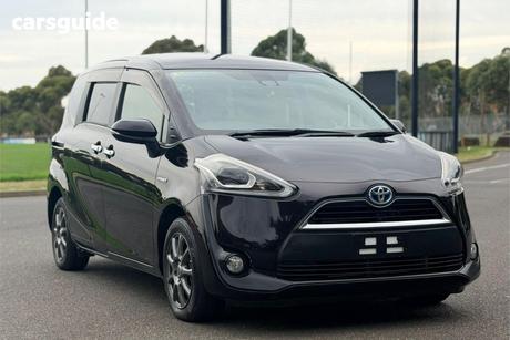 Purple 2017 Toyota Sienta Commercial HYBRID G