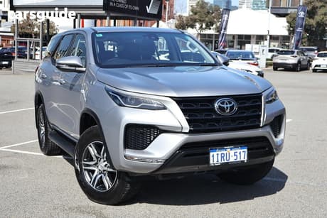 Silver 2025 Toyota Fortuner Wagon Gx