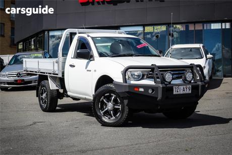 White 2010 Mitsubishi Triton Cab Chassis Glx