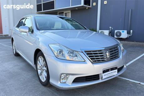 Silver 2011 Toyota Crown Sedan ROYAL SALOON G