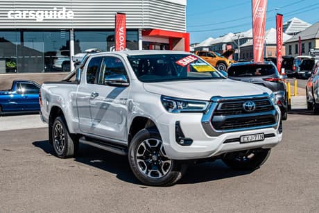 White 2023 Toyota Hilux X Cab Pickup Sr5 (4X4)