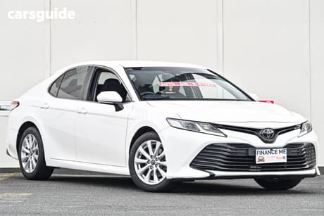 White 2018 Toyota Camry Sedan Ascent