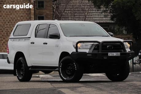 White 2021 Toyota Hilux Double Cab Pick Up Sr (4X4)