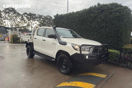 White 2022 Toyota Hilux Double Cab Chassis Sr (4X4)