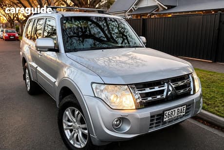 Silver 2018 Mitsubishi Pajero Wagon Exceed Lwb (4X4) 7 Seat