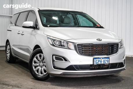 Silver 2018 Kia Carnival Wagon S