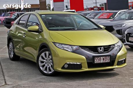 Green 2013 Honda Civic Hatchback Vti-L