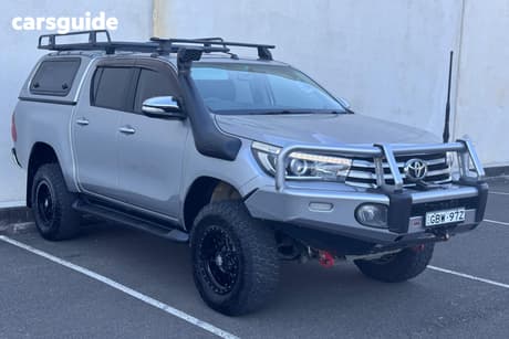 Silver 2016 Toyota Hilux Dual Cab Utility Sr5 (4X4)