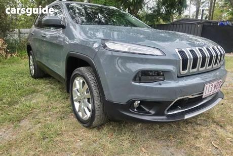 Grey 2015 Jeep Cherokee Wagon Limited (4X4)