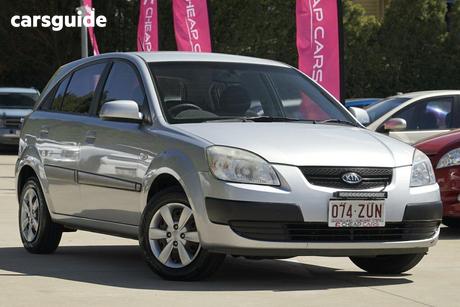 Silver 2009 Kia RIO Hatchback Lx