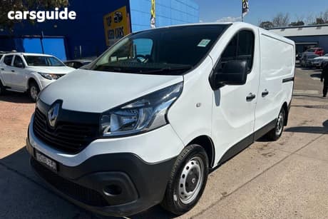 White 2017 Renault Trafic Van Swb