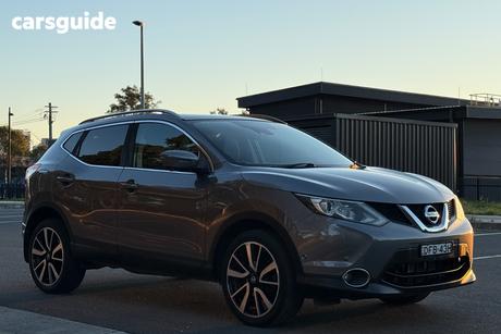 Grey 2016 Nissan Qashqai Wagon Ti (4X2)