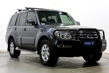 Grey 2020 Mitsubishi Pajero Wagon Glx (4X4) 7 Seat