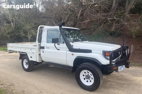 White 2003 Toyota Landcruiser Cab Chassis (4X4)