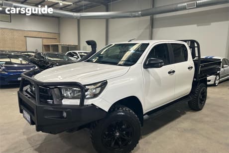 White 2020 Toyota Hilux Double Cab Chassis Sr (4X4)