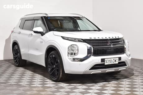 White 2023 Mitsubishi Outlander Wagon Phev Exceed 5+2 Seat (Awd)
