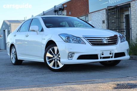 White 2011 Toyota Crown Sedan (HYBRID) G PKG