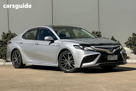 Silver 2021 Toyota Camry Sedan Sl Hybrid