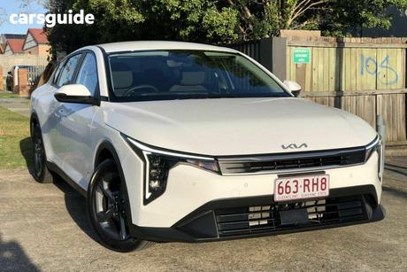 White 2025 Kia K4 Sedan S