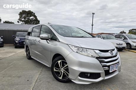 Silver 2014 Honda Odyssey Wagon Vti-L