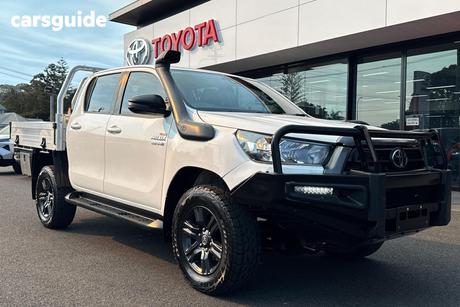 White 2023 Toyota Hilux Double Cab Chassis Sr (4X4)