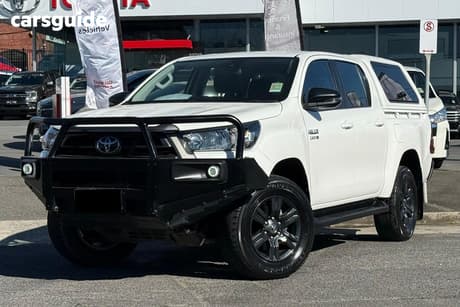 White 2023 Toyota Hilux Double Cab Pick Up Sr (4X4)