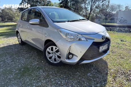 Silver 2017 Toyota Yaris Hatchback Sx
