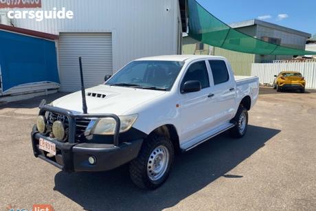 White 2015 Toyota Hilux Dual Cab Pick-up Sr (4X4)