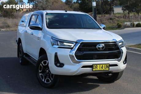 White 2020 Toyota Hilux Double Cab Pick Up Sr5 (4X4)