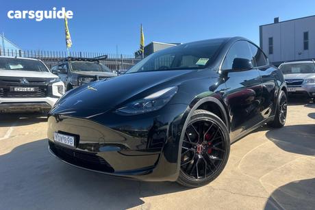Black 2023 Tesla Model Y Wagon Rear-Wheel Drive