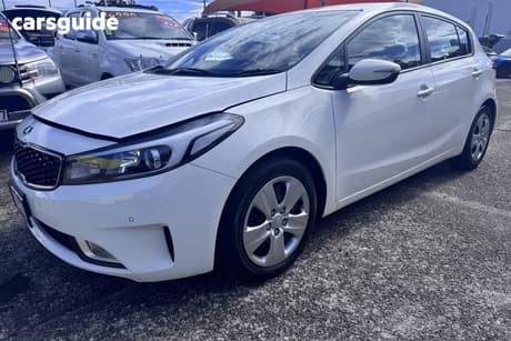 White 2017 Kia Cerato Hatchback S