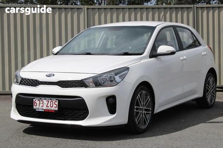White 2020 Kia RIO Hatchback Sport